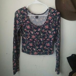 Rue 21 navy blue floral long sleeve crop top szM